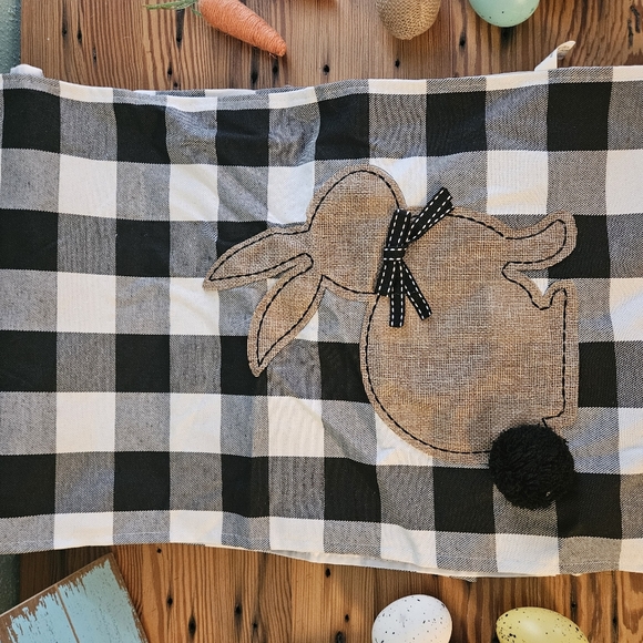 Easter Table runner - Picture 2 of 4